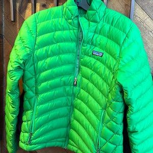Patagonia green puffer coat, women’s M